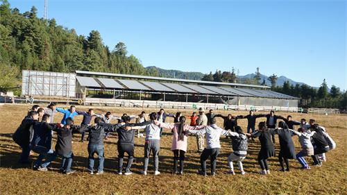 凝聚團隊、感恩前行—鳳凰保集拓展活動